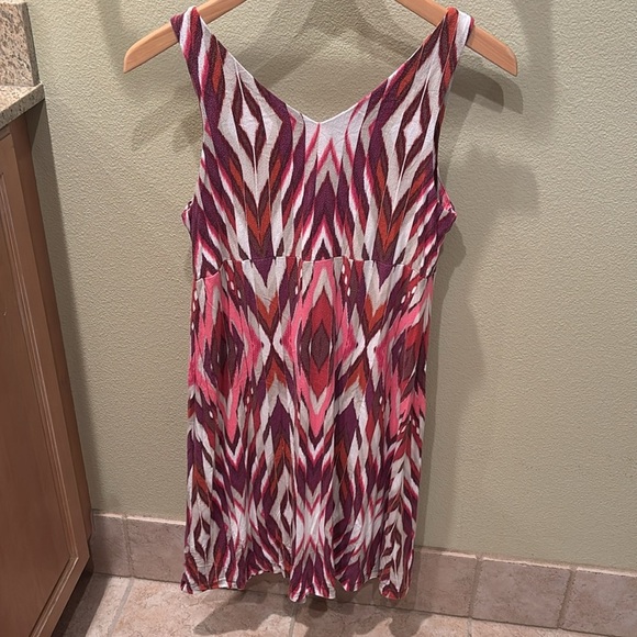 Athleta Pink and White Patterned Top - Picture 7 of 7